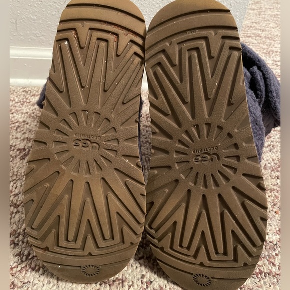 UGG Ivory Lattice Knit Purple Boots - Picture 2 of 5